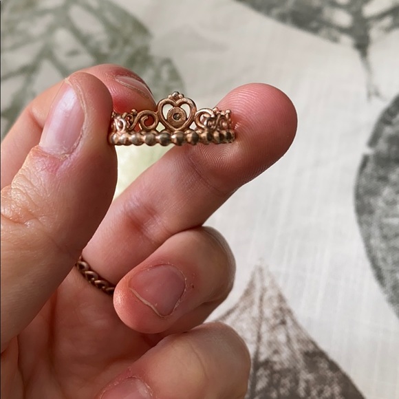 Rose Gold Princess Tiara Crown Ring - Pandora - Picture 4 of 4